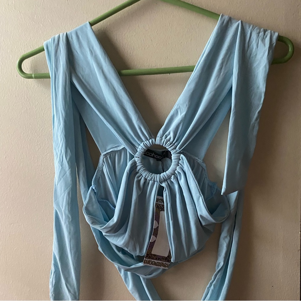 BOOHOO O-ring cross over disco bralette in baby blue tags still on size US6 UK10